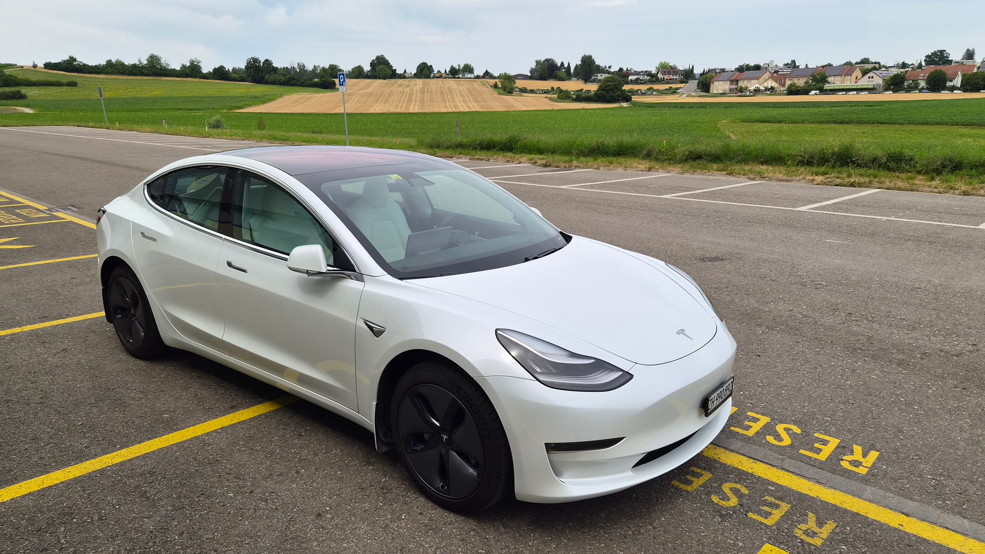 TESLA Model 3 Long Range Dual Motor AWD-image-2