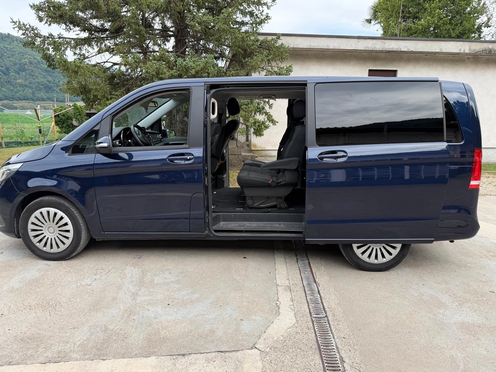 MERCEDES-BENZ V 250 d Avantgarde extralang 7G-Tronic-image-1