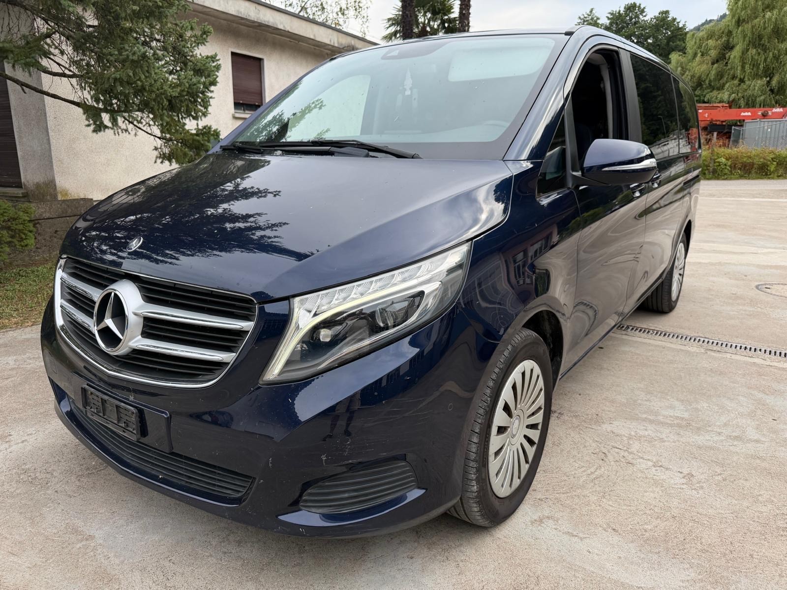 MERCEDES-BENZ V 250 d Avantgarde extralang 7G-Tronic-image-3