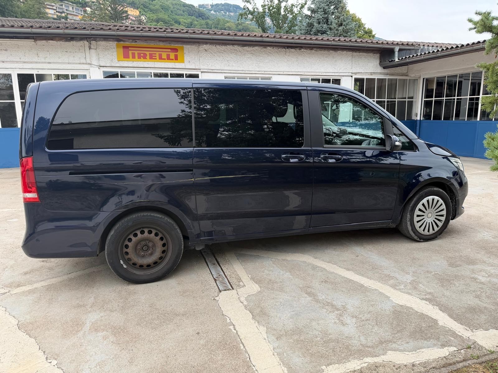 MERCEDES-BENZ V 250 d Avantgarde extralang 7G-Tronic-image-2