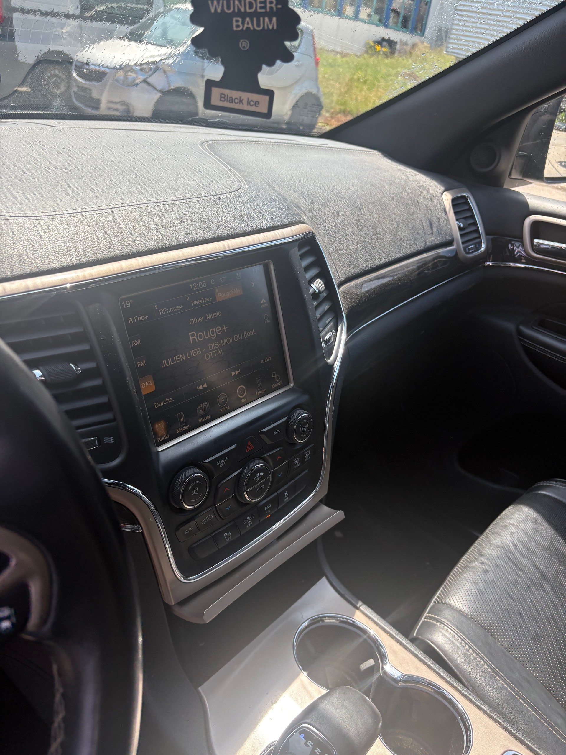 JEEP Grand Cherokee 3.0 CRD Overland Automatic-image-4