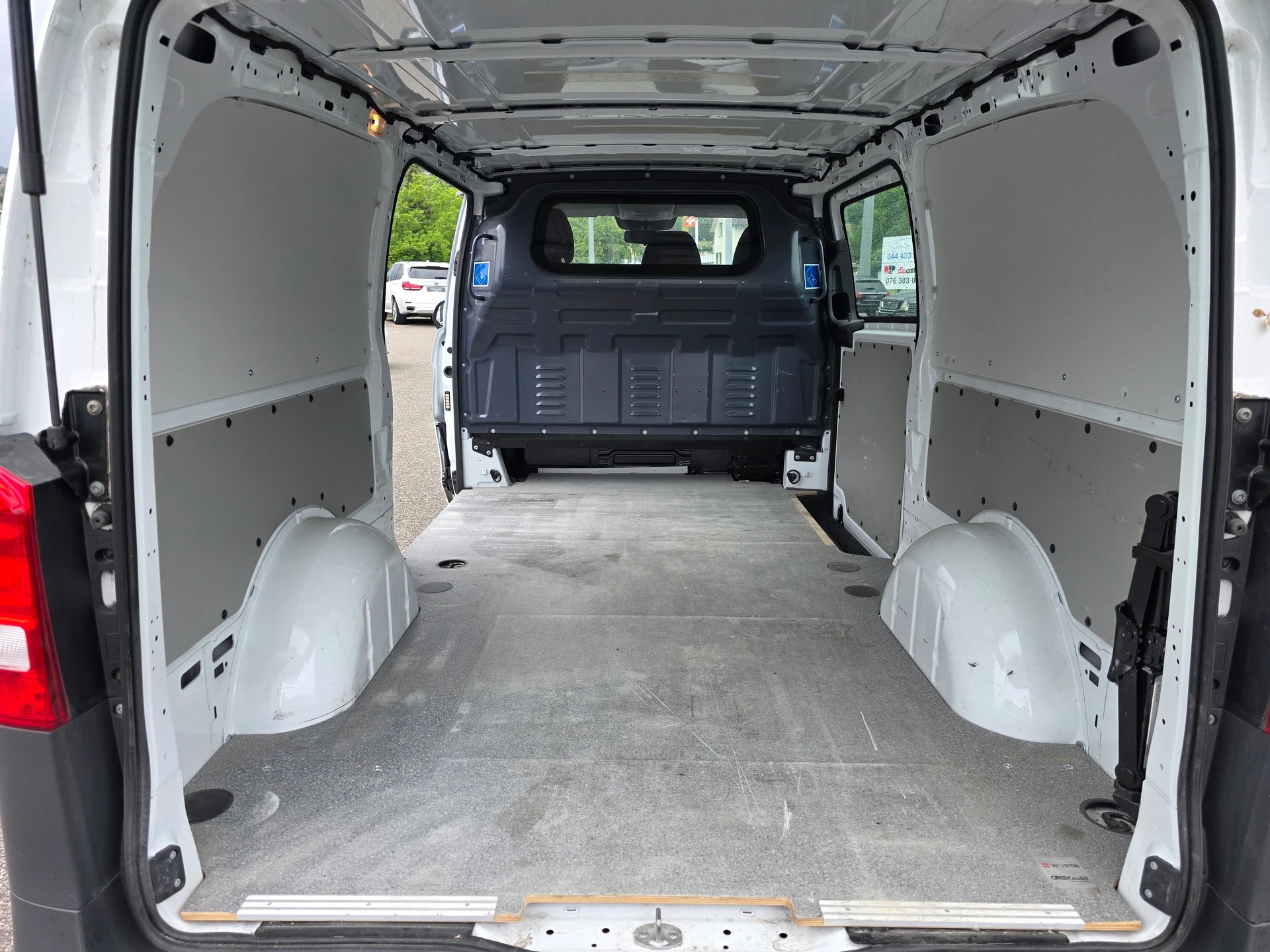 MERCEDES-BENZ Vito 114 CDI Extralang 9G-Tronic 4Matic ** Automat ** Navi ** Klima **Anhängerkupplung **-image-4