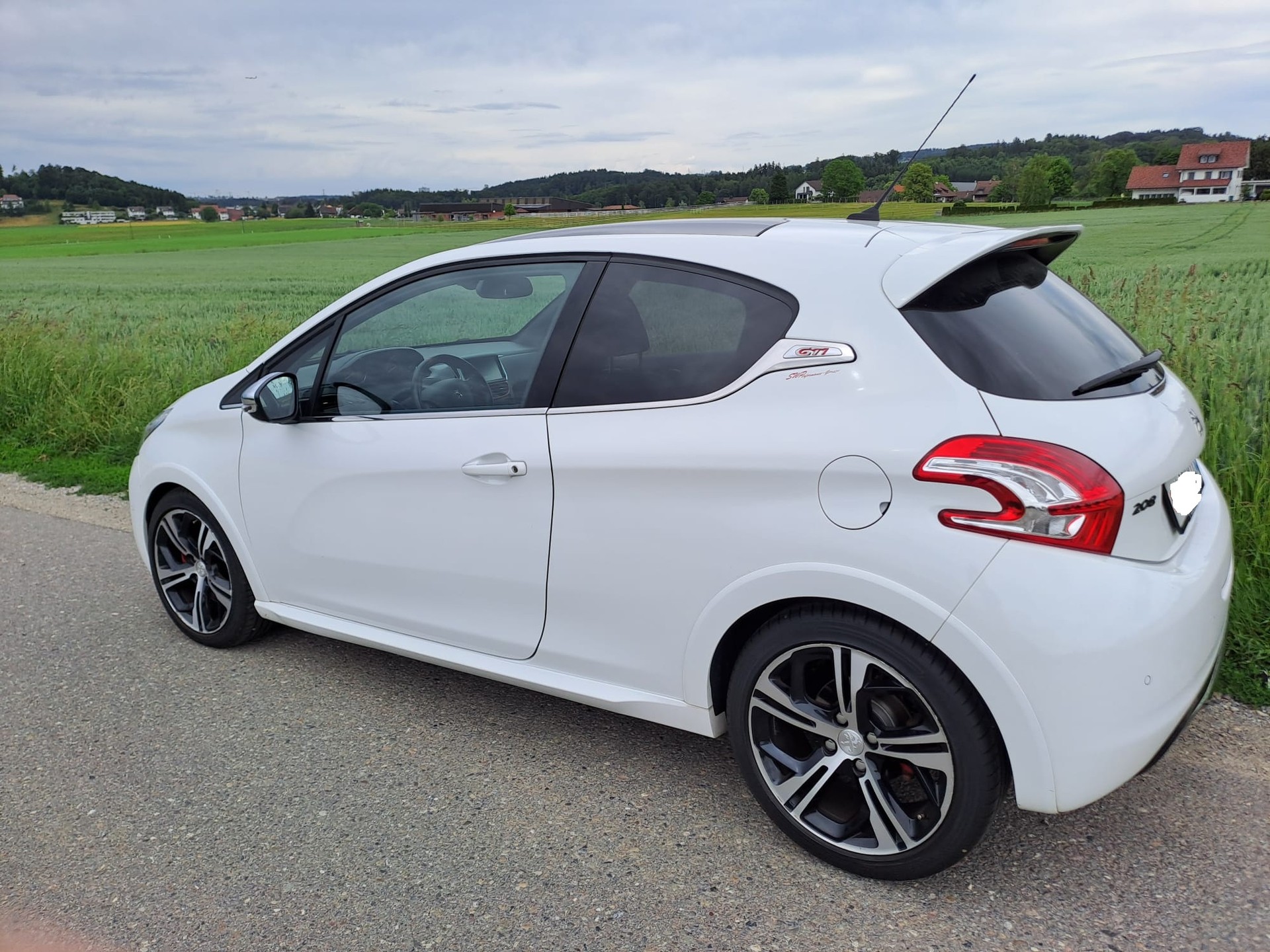 PEUGEOT 1.6 Turbo GTi-image-0