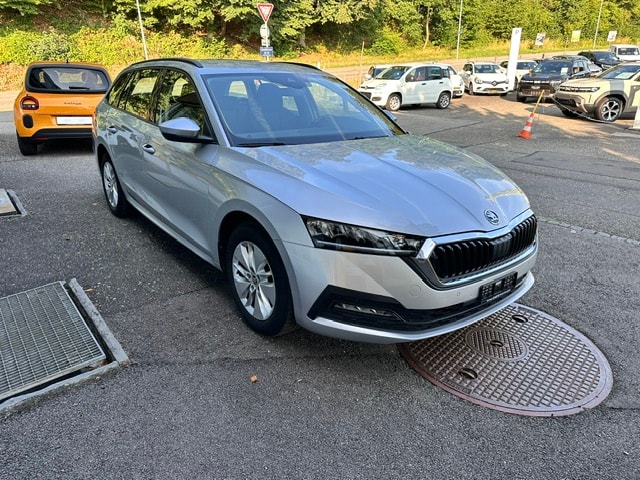 SKODA Octavia Combi 2.0 TDI DSG Ambition-showroom-element-2