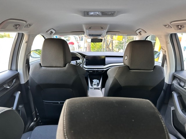 SKODA Octavia Combi 2.0 TDI DSG Ambition-image-8