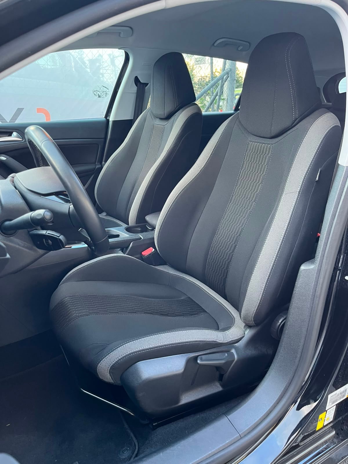PEUGEOT 308 1.2 THP Style-image-9