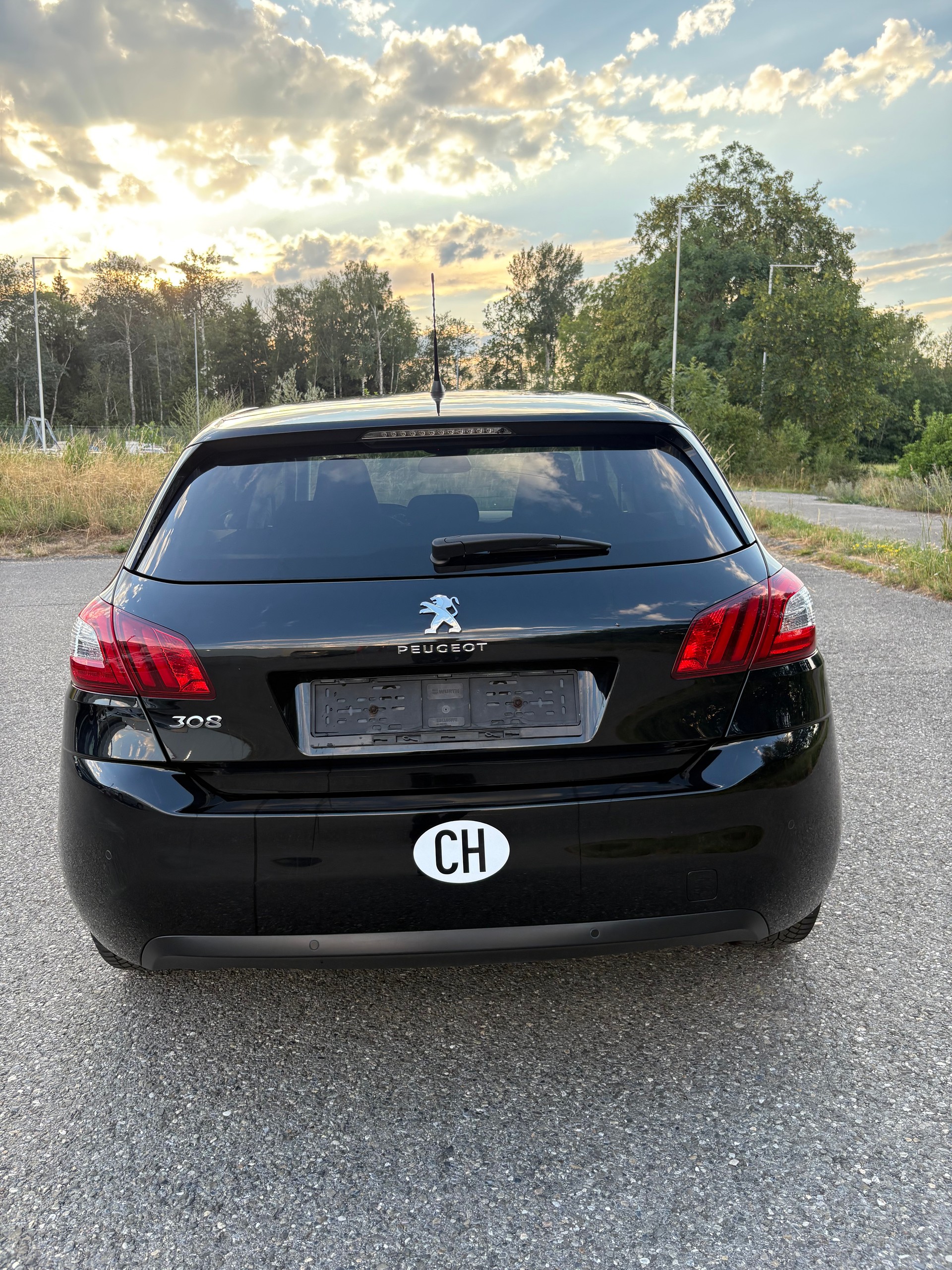 PEUGEOT 308 1.2 THP Style-image-6