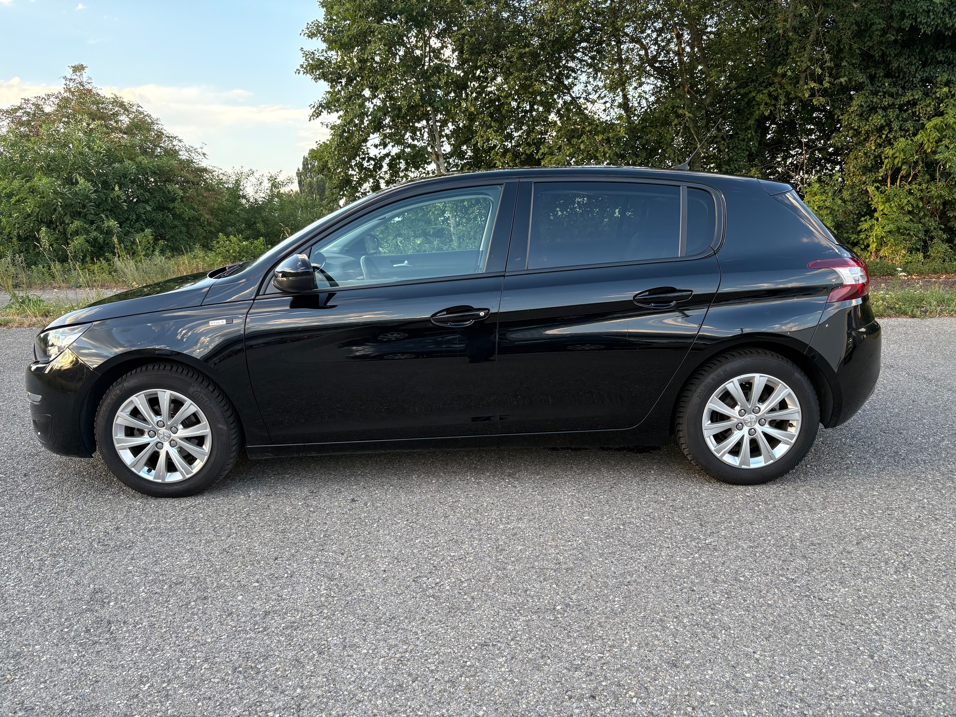 PEUGEOT 308 1.2 THP Style-image-3