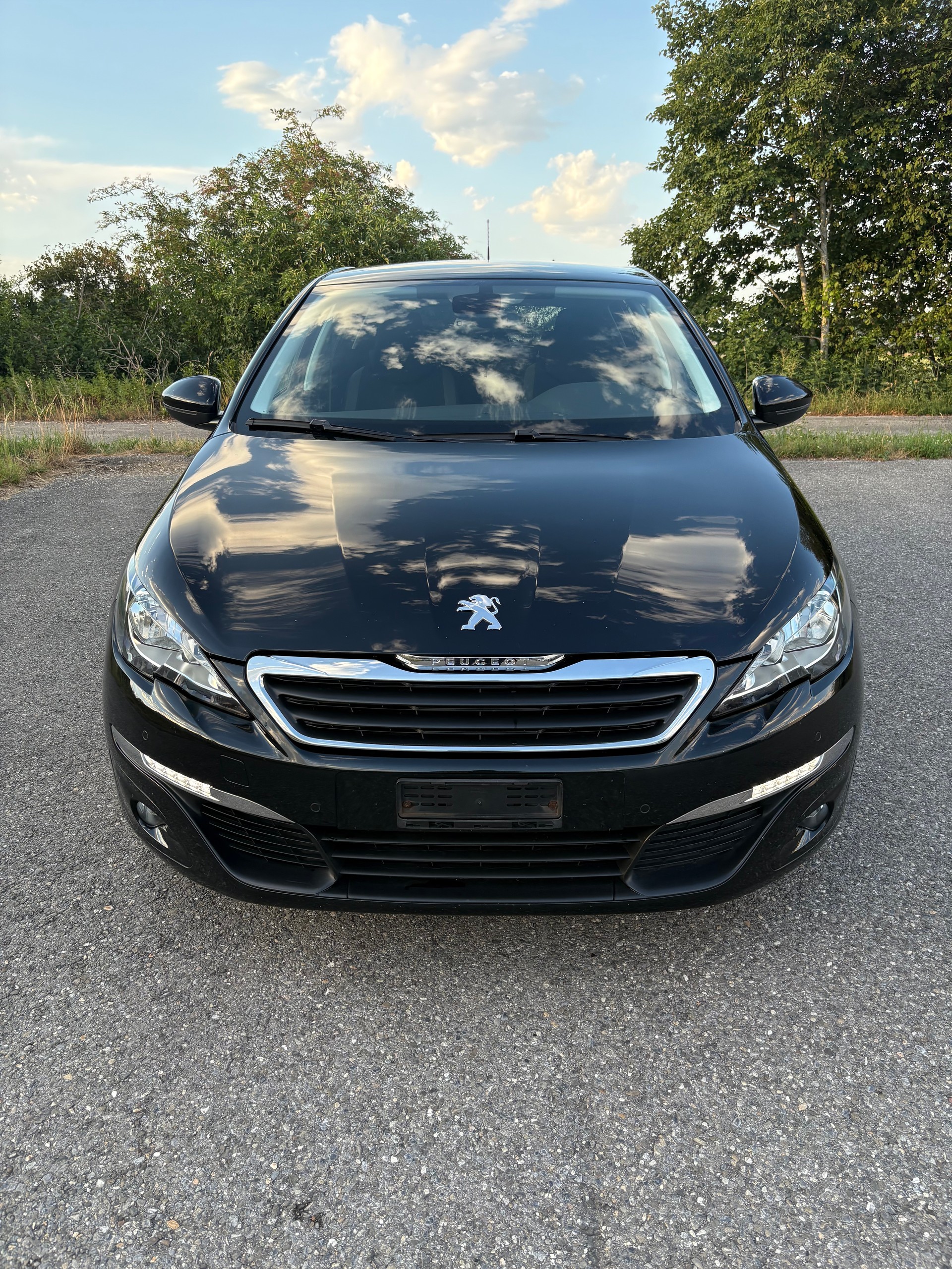 PEUGEOT 308 1.2 THP Style-image-1