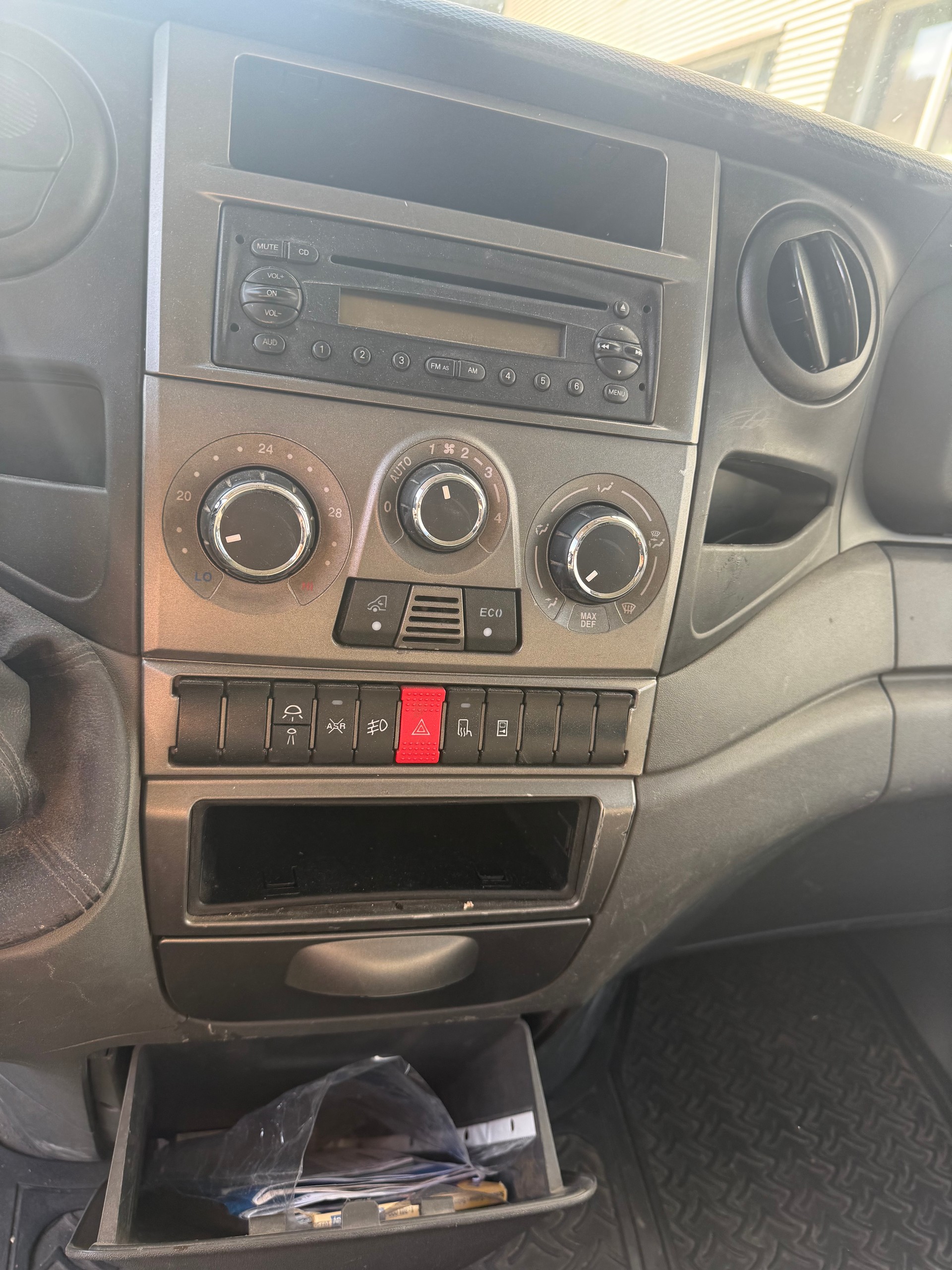 IVECO 35 S 15-image-5