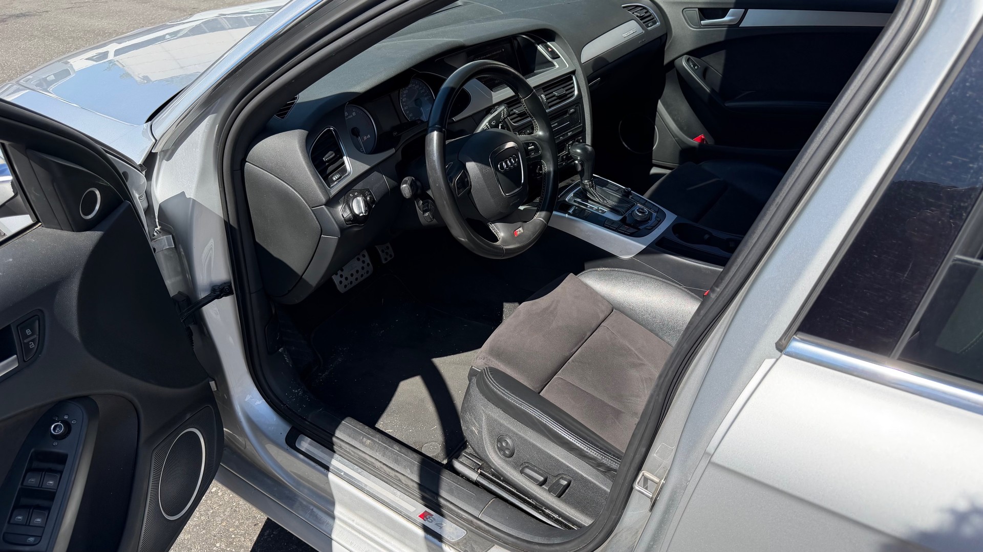 AUDI S4 Avant 3.0 TFSI quattro S-tronic-image-10
