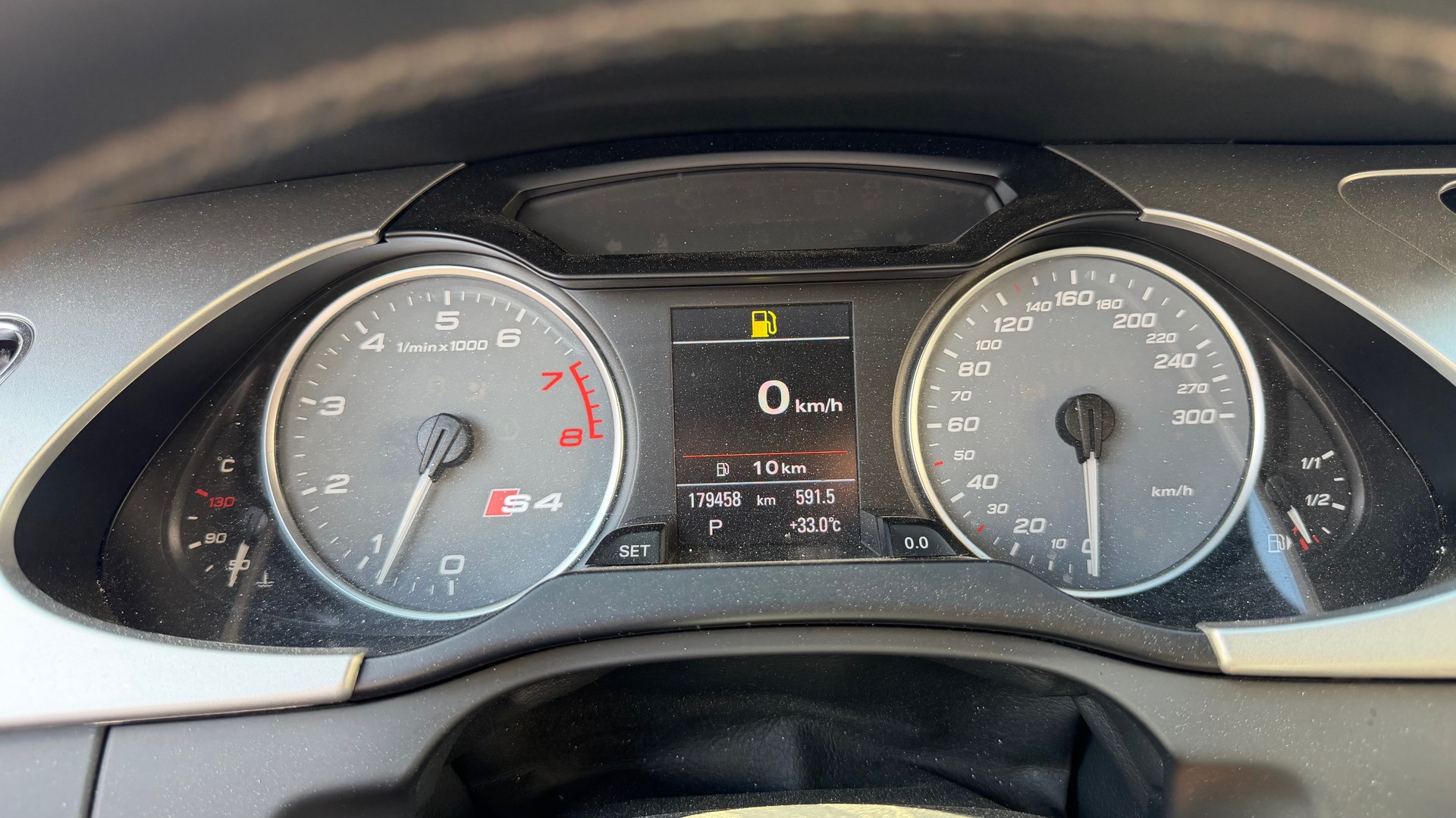 AUDI S4 Avant 3.0 TFSI quattro S-tronic-image-15