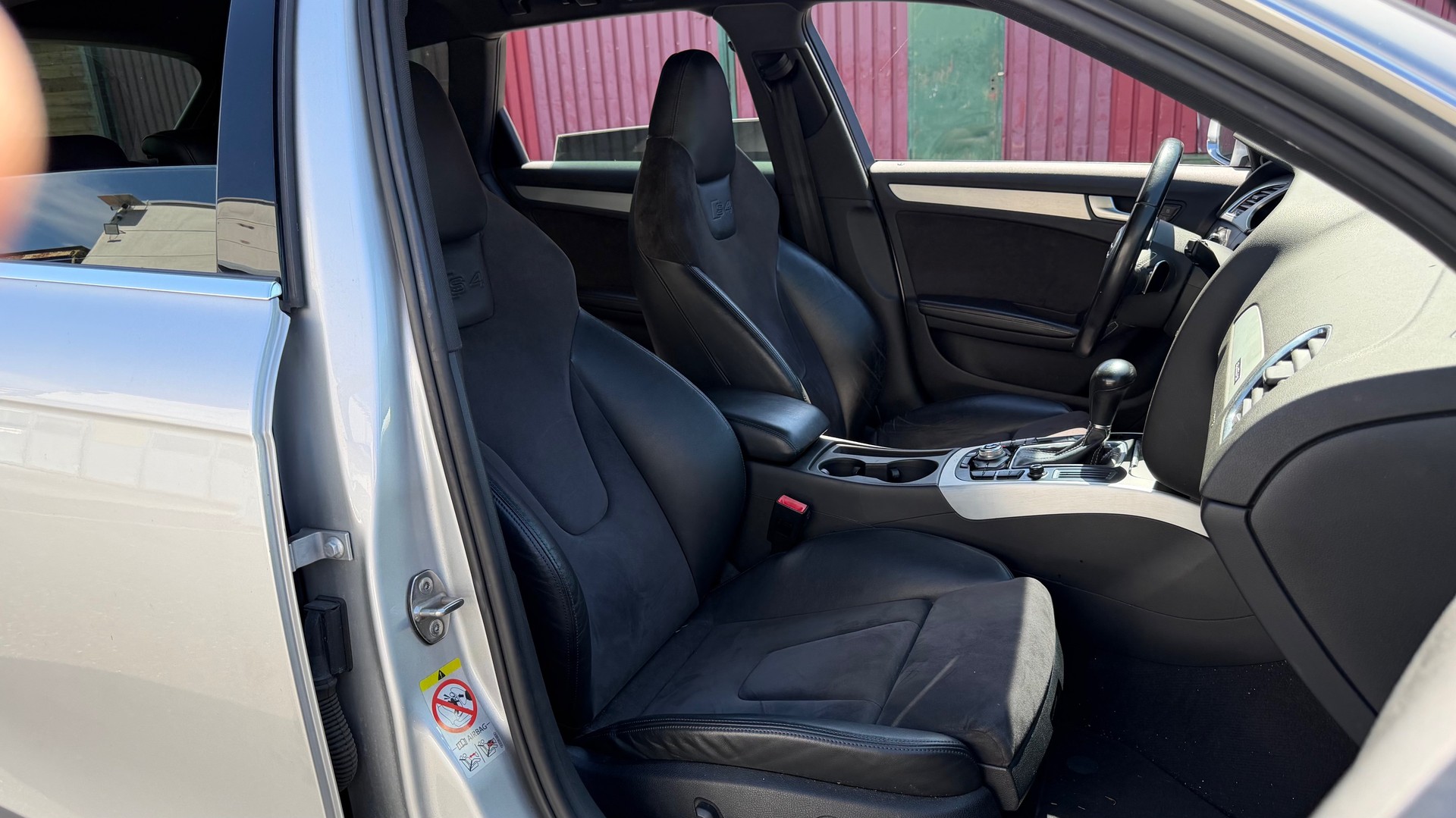 AUDI S4 Avant 3.0 TFSI quattro S-tronic-image-11