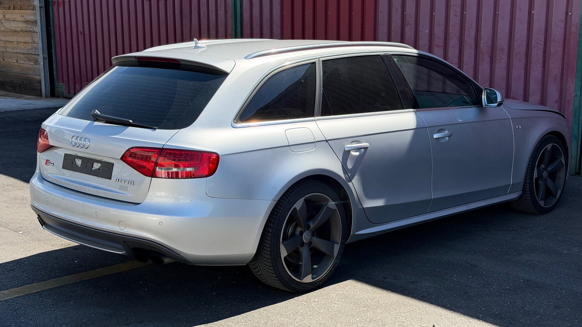AUDI S4 Avant 3.0 TFSI quattro S-tronic-image-4