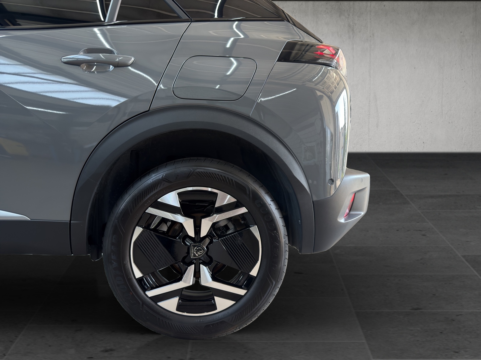 PEUGEOT 2008 1.2 PureTech GT-image-8