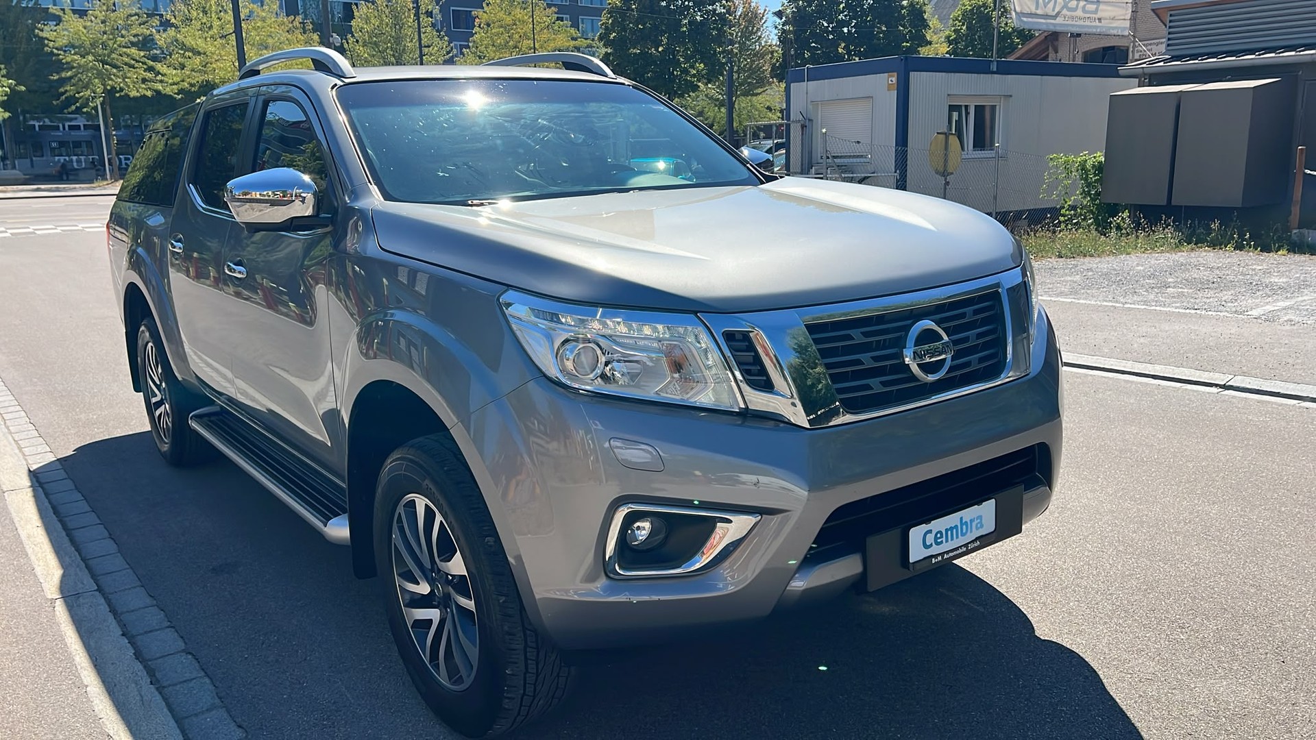 NISSAN Navara Double Cab Tekna 2.3 dCi 4WD Automatic-image-2
