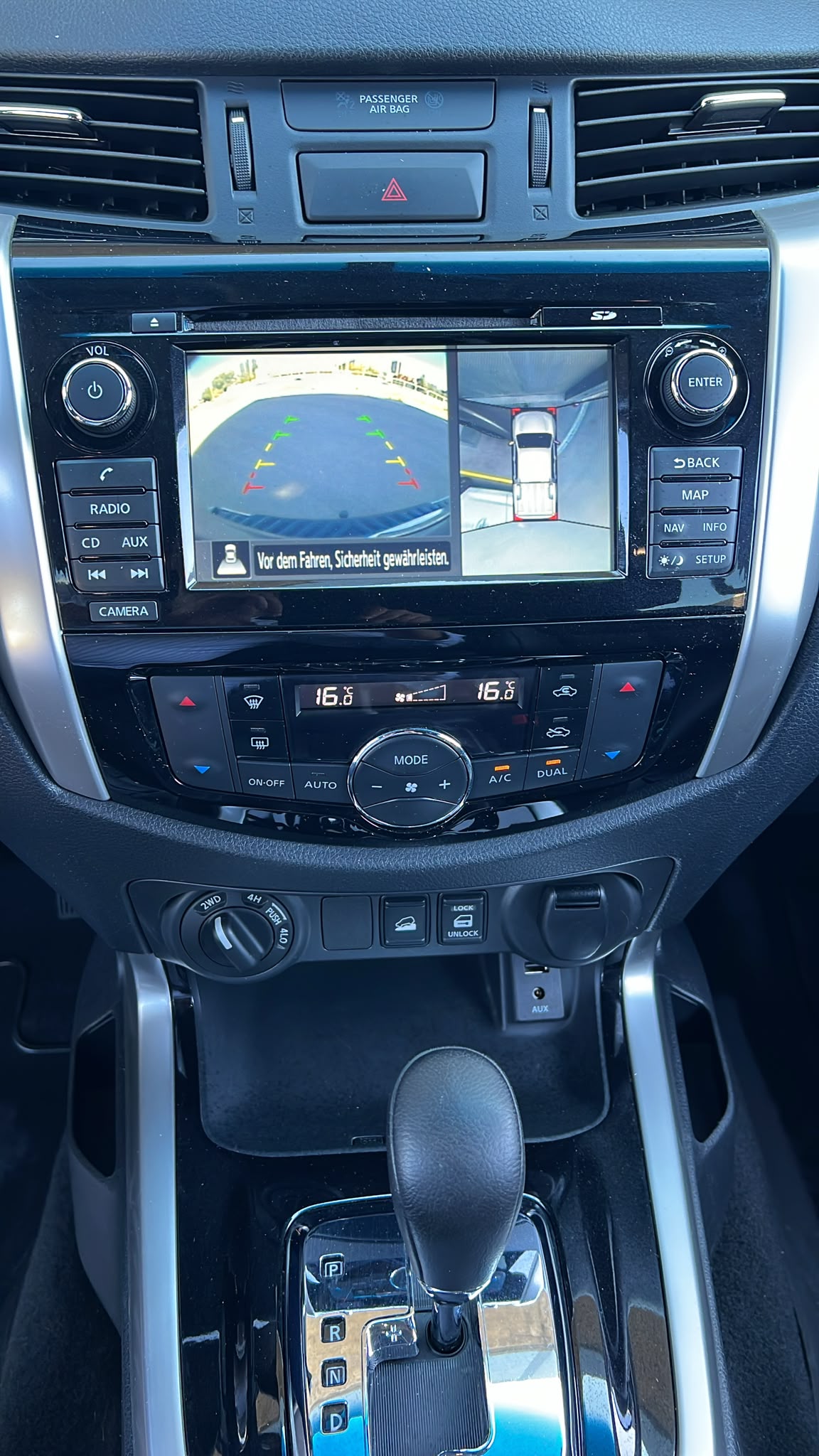 NISSAN Navara Double Cab Tekna 2.3 dCi 4WD Automatic-image-15