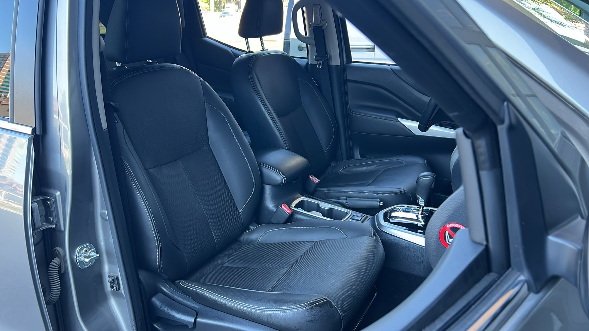 NISSAN Navara Double Cab Tekna 2.3 dCi 4WD Automatic-image-12