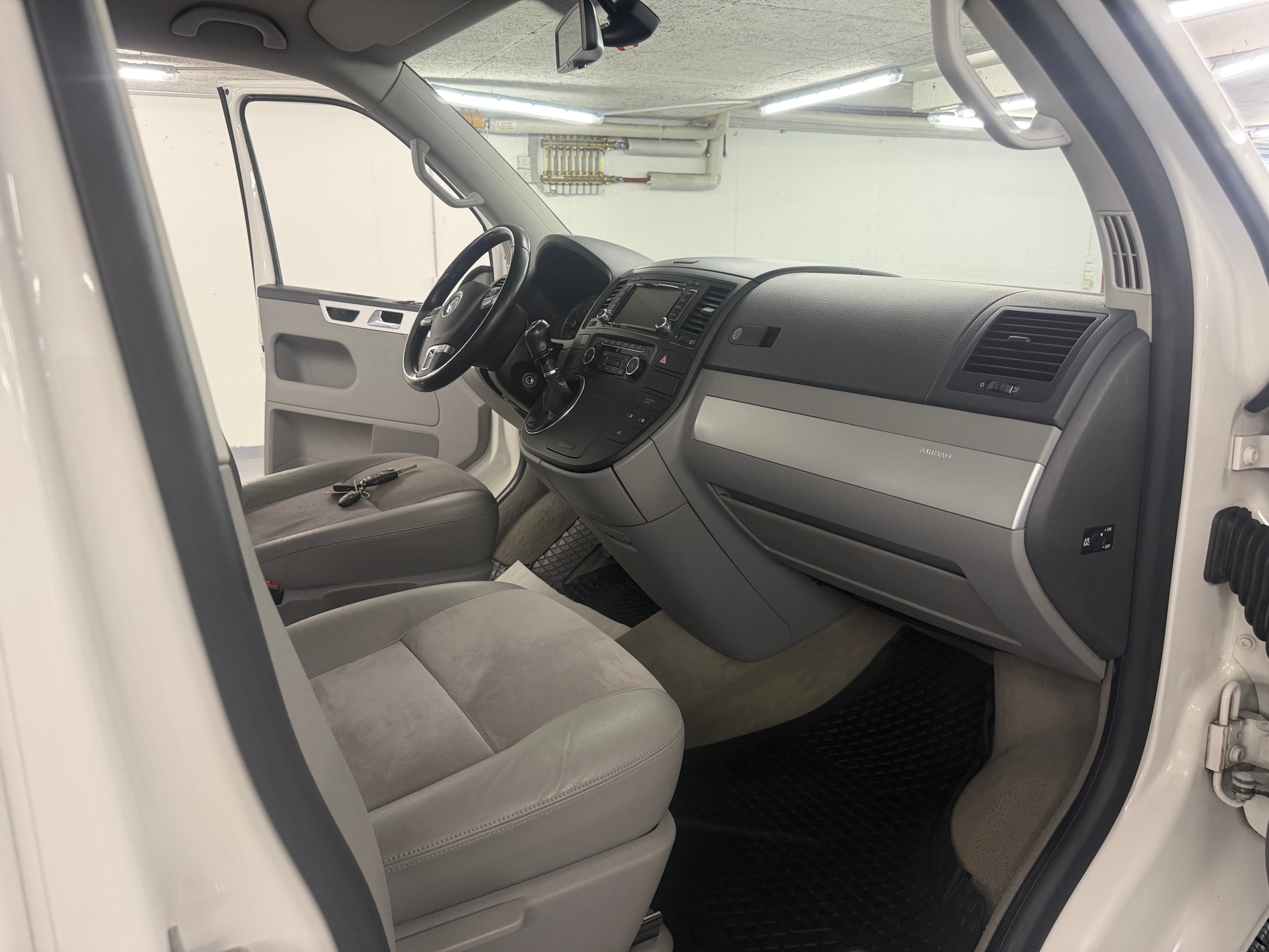 VW T5 Multivan 2.0 Bi-TDI CR PanAmericana 4Motion-image-10