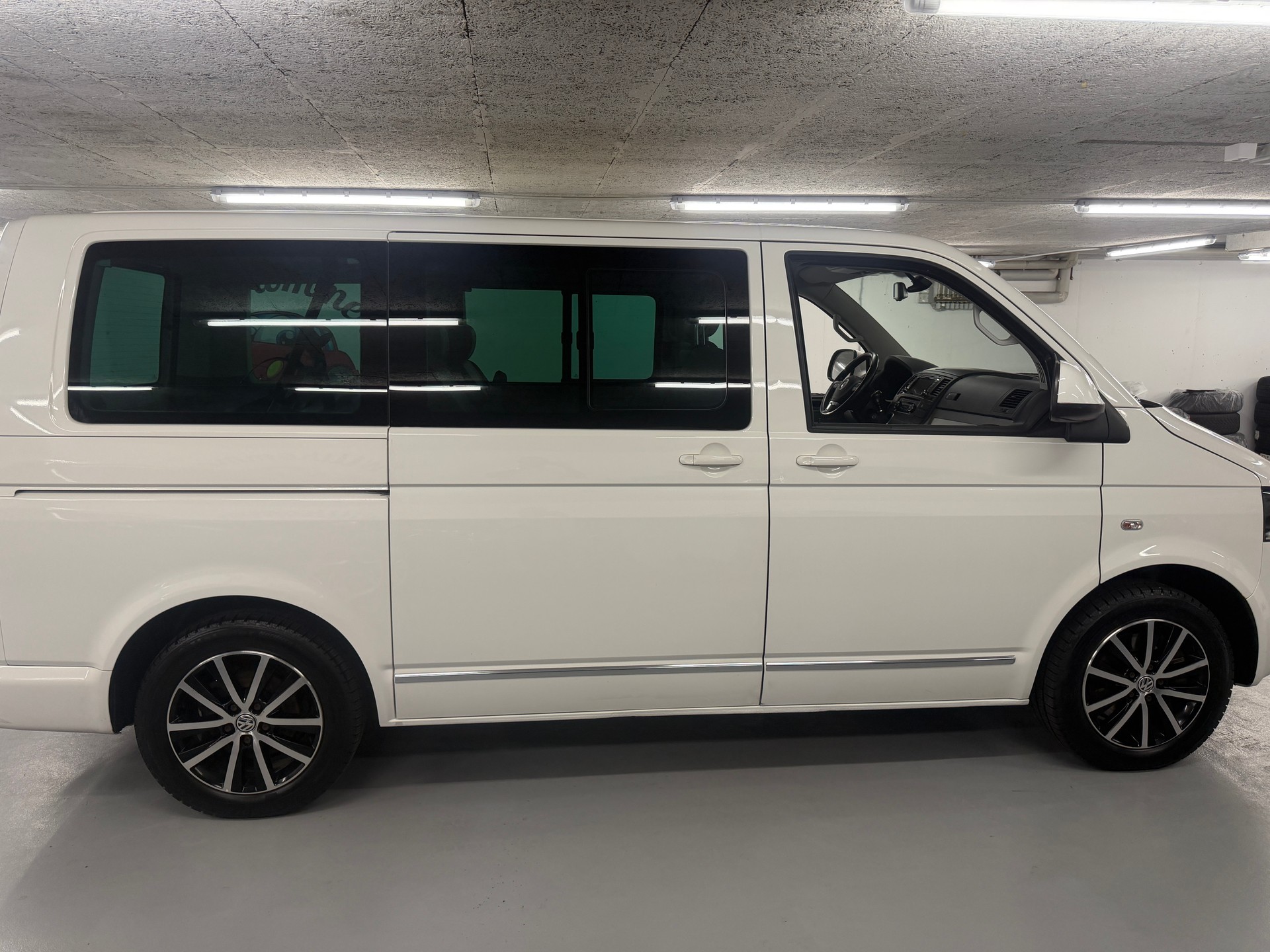 VW T5 Multivan 2.0 Bi-TDI CR PanAmericana 4Motion-image-3