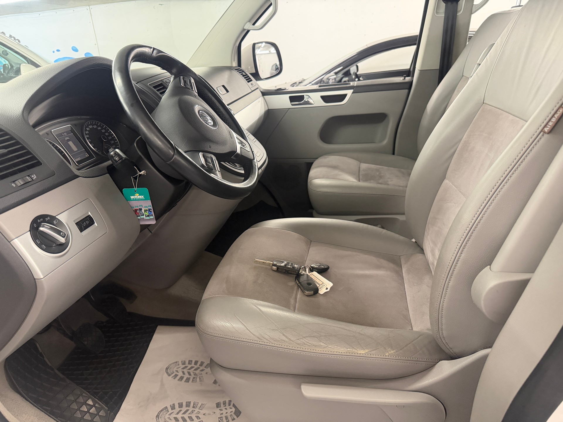 VW T5 Multivan 2.0 Bi-TDI CR PanAmericana 4Motion-image-9