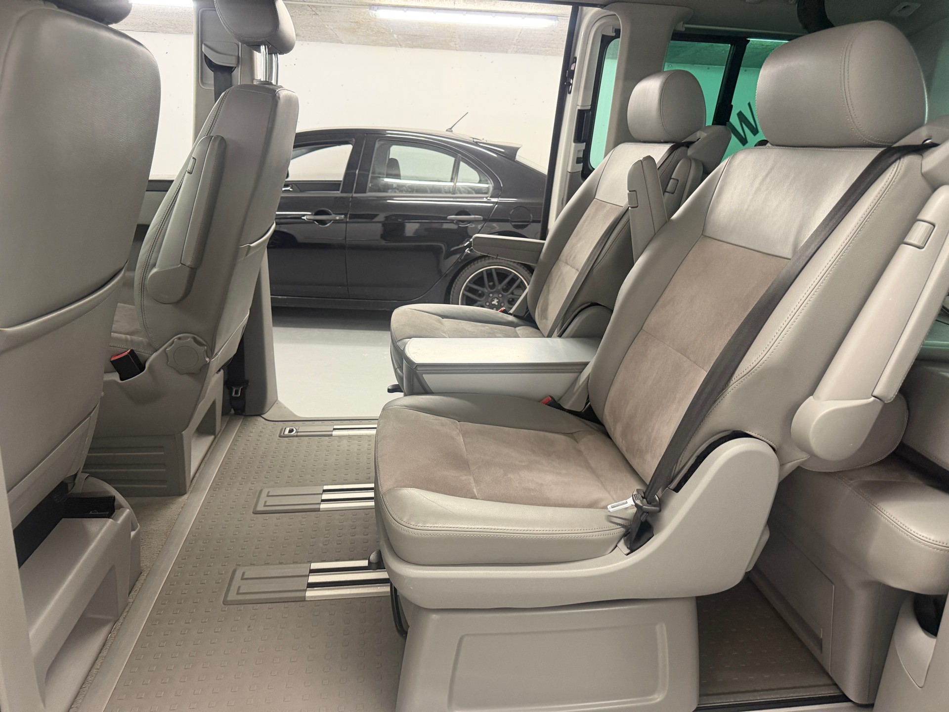 VW T5 Multivan 2.0 Bi-TDI CR PanAmericana 4Motion-image-13