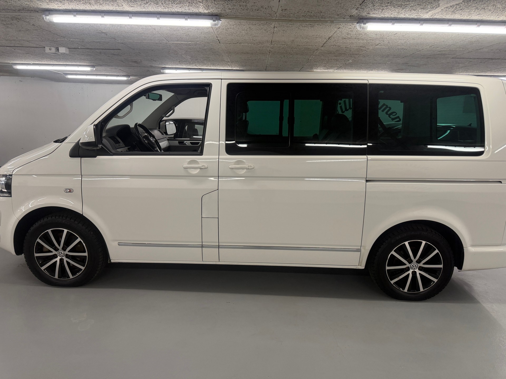 VW T5 Multivan 2.0 Bi-TDI CR PanAmericana 4Motion-image-4