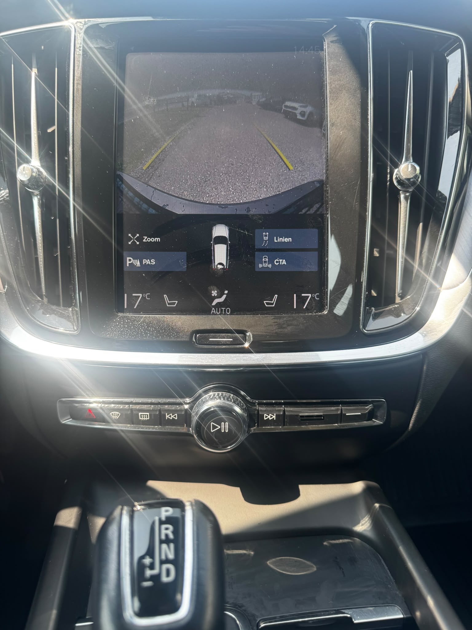 VOLVO V60 D4 Momentum Geartronic-image-10