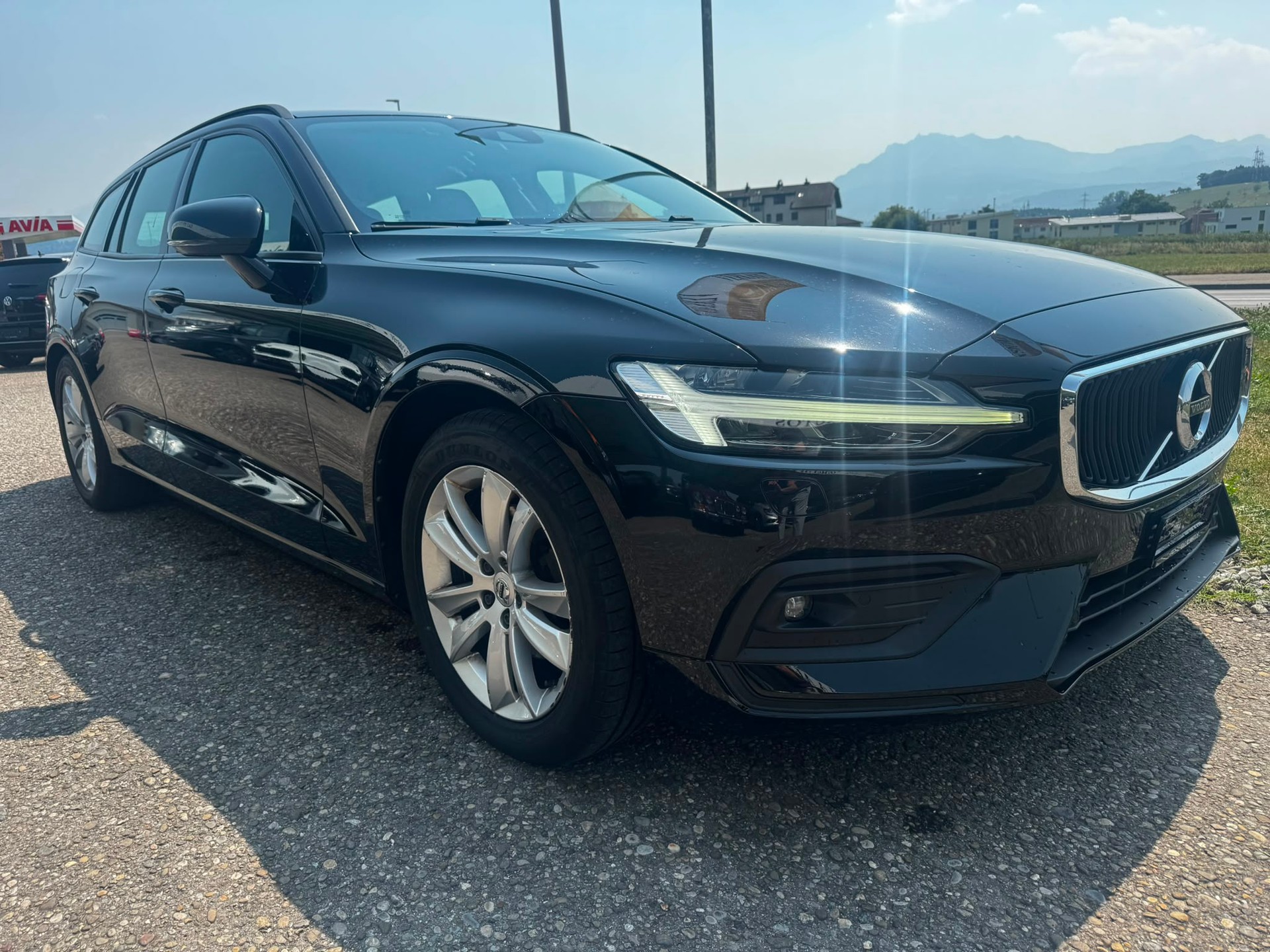 VOLVO V60 D4 Momentum Geartronic-image-2