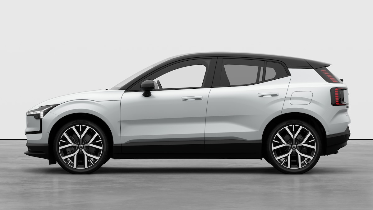 VOLVO EX 30 E60 Twin Ultra Performance Sw. Black Ed. AWD-image-2