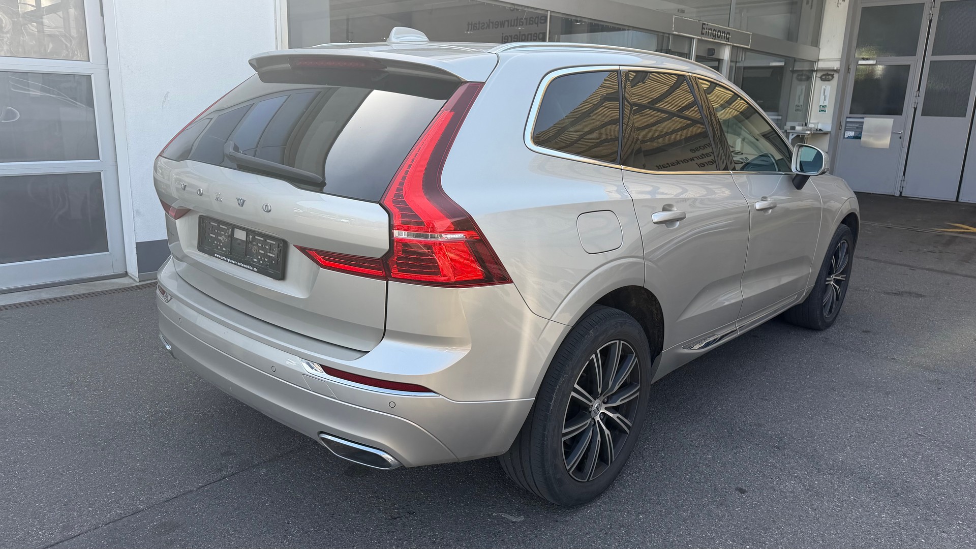 VOLVO XC60 T8 eAWD Inscription Expression Geartronic-image-4