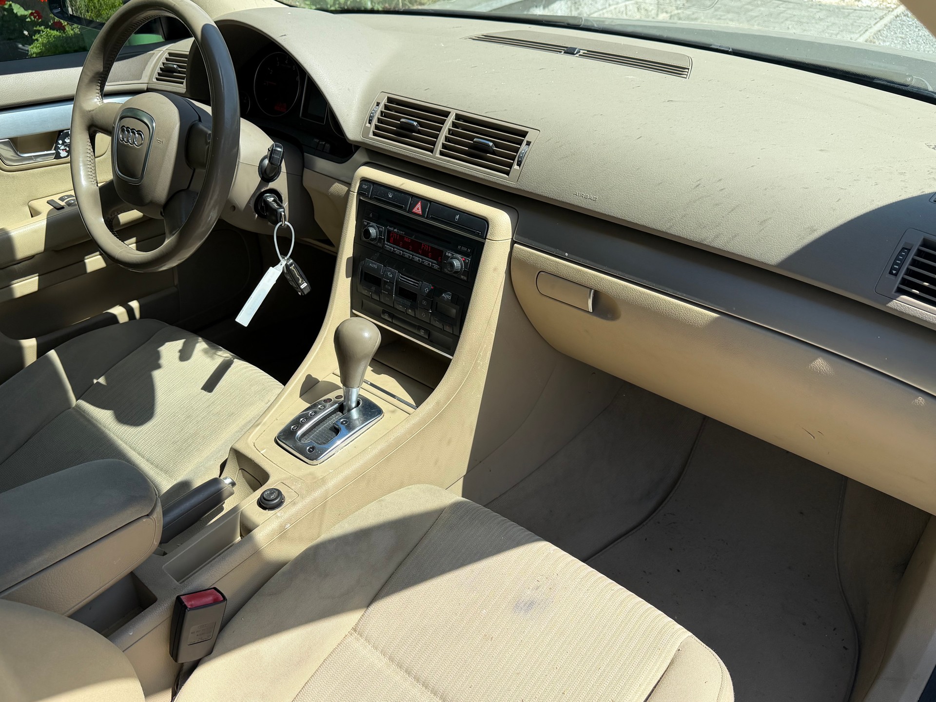 AUDI A4 Avant 1.8 Turbo-image-7