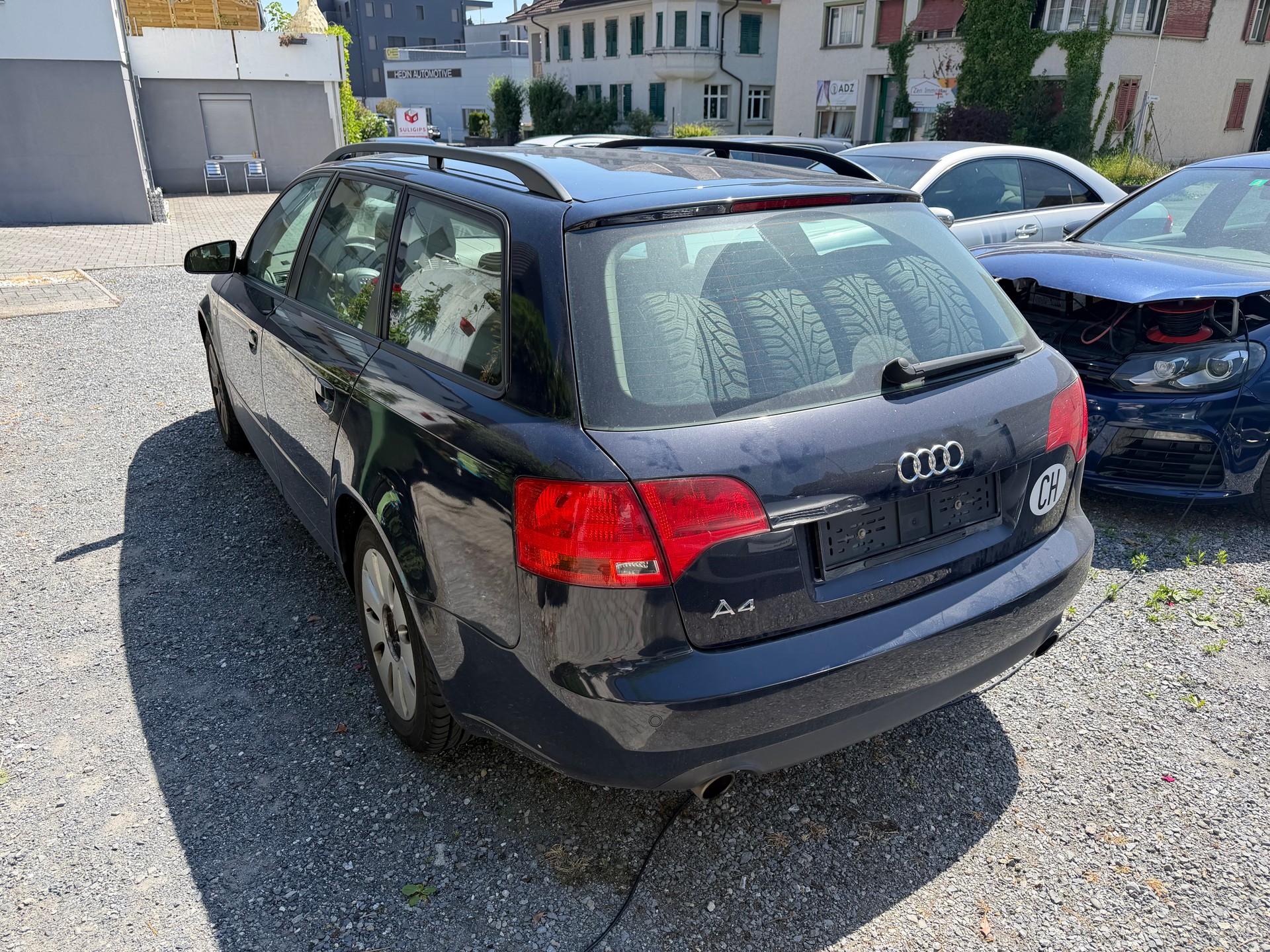 AUDI A4 Avant 1.8 Turbo-image-2