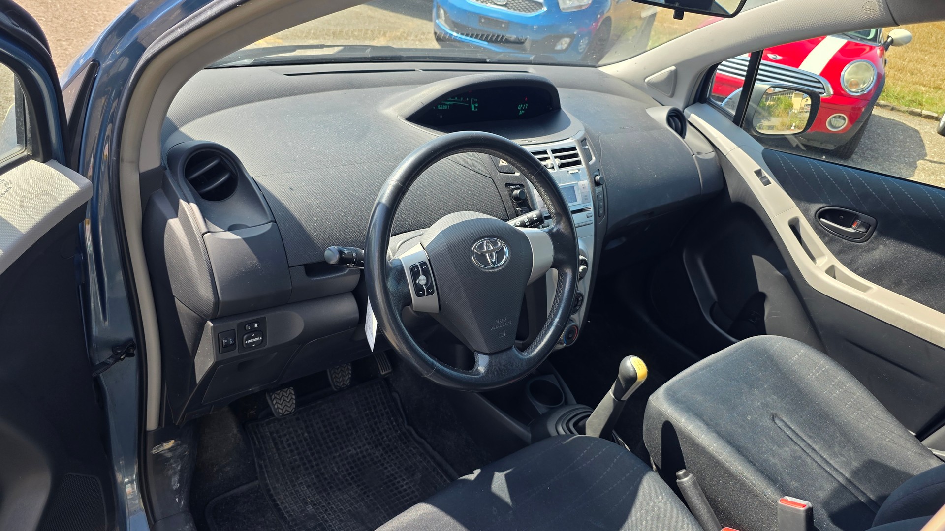 TOYOTA Yaris 1.4 D-4D Linea Terra-image-4