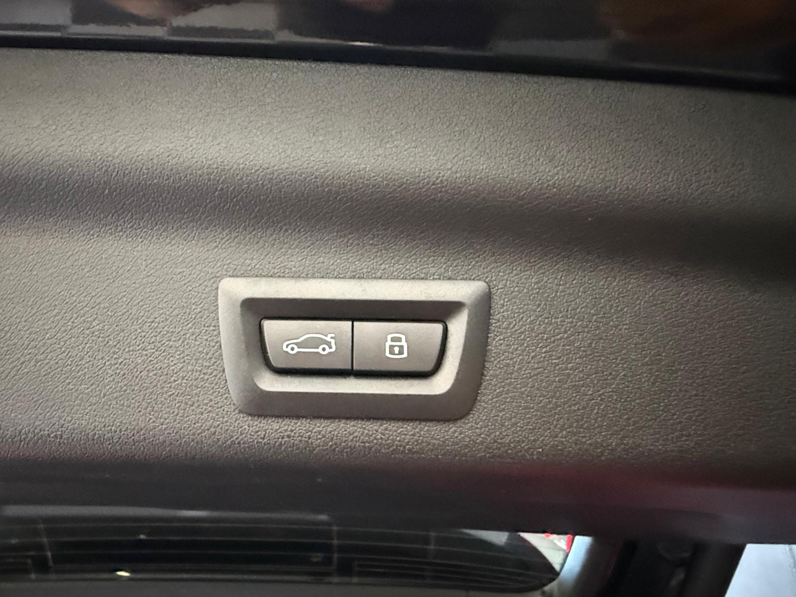 BMW X1 xDrive 23i 48V M Sport *Attelage automatique *Head up-image-25