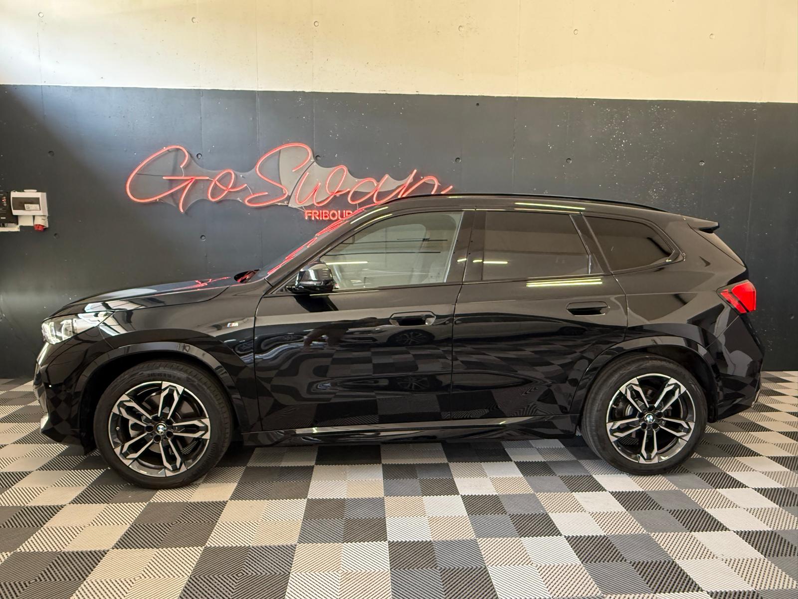 BMW X1 xDrive 23i 48V M Sport *Attelage automatique *Head up-image-2