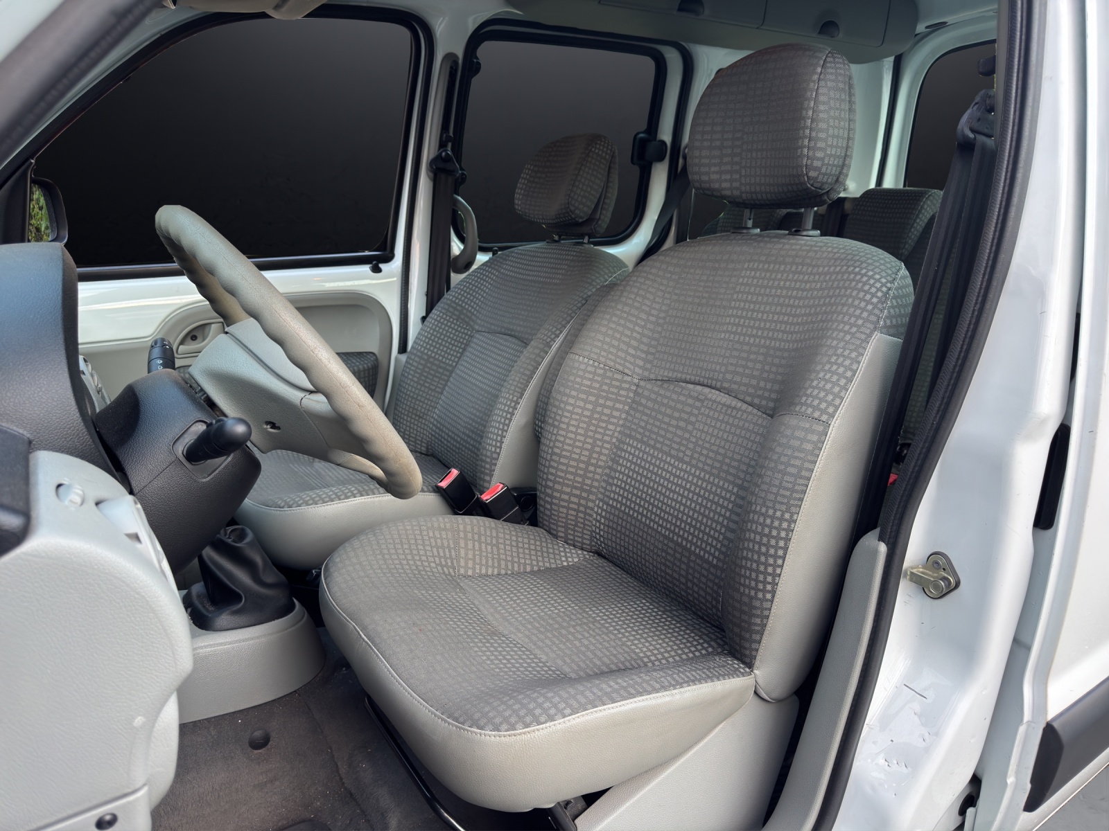 RENAULT Kangoo 1.6 16V Expression-image-7