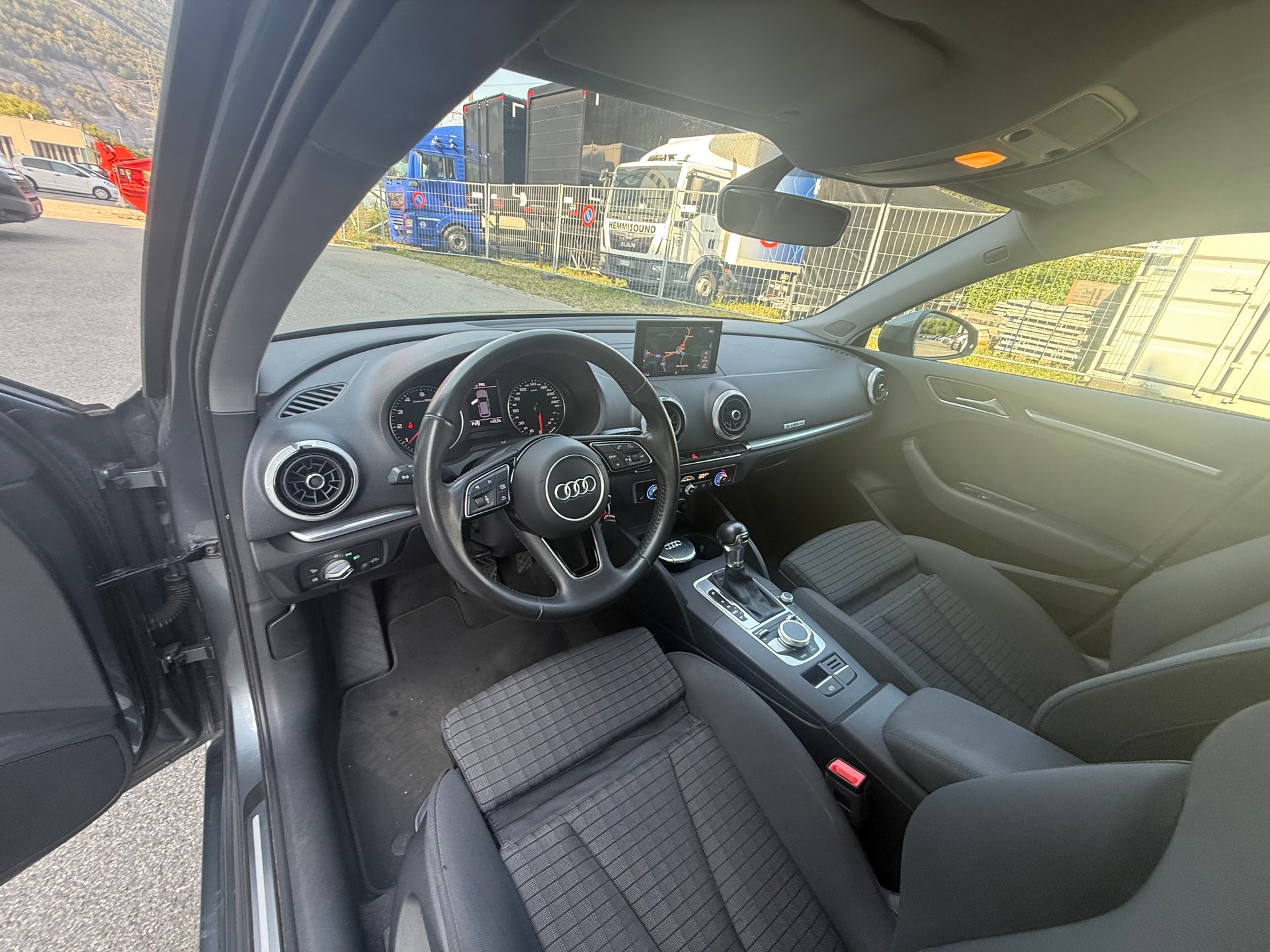 AUDI A3 Sportback 2.0 TFSI Sport quattro S-tronic-image-10