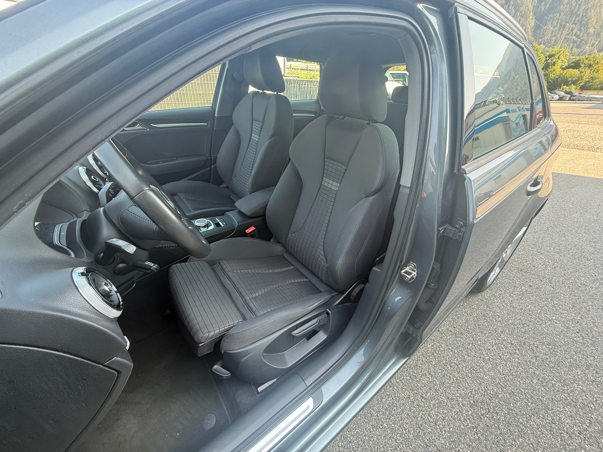 AUDI A3 Sportback 2.0 TFSI Sport quattro S-tronic-image-11