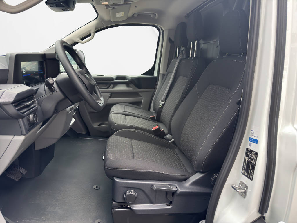 FORD Transit Custom Van 320 L1 2.5 Duratec 233 Trend PHEV-image-4