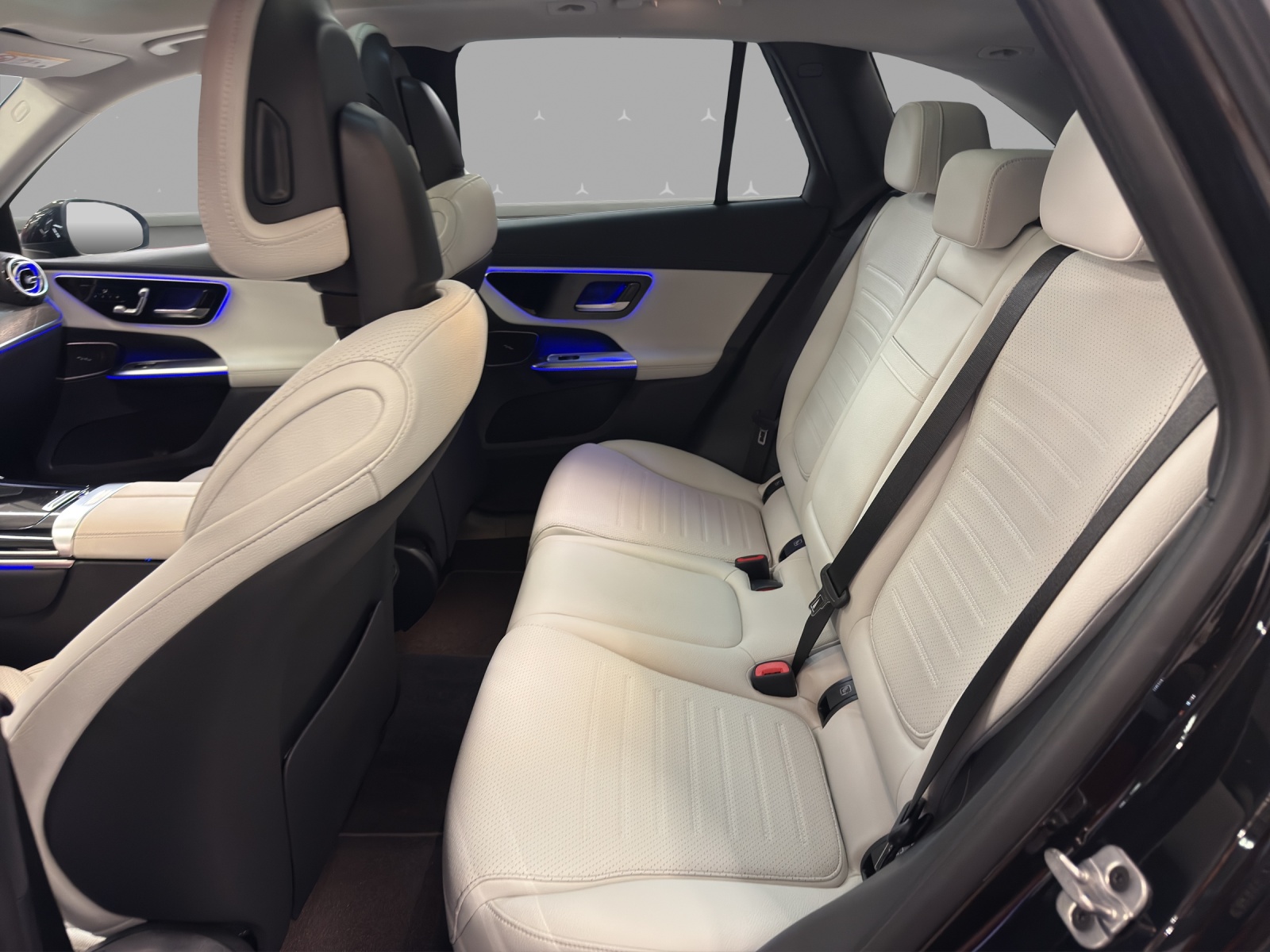 MERCEDES-BENZ GLC 450 d 4M - AMG / DISTRONIC / 360 Grad Kamera / Panorama-Dach / Head-Up Display-image-13