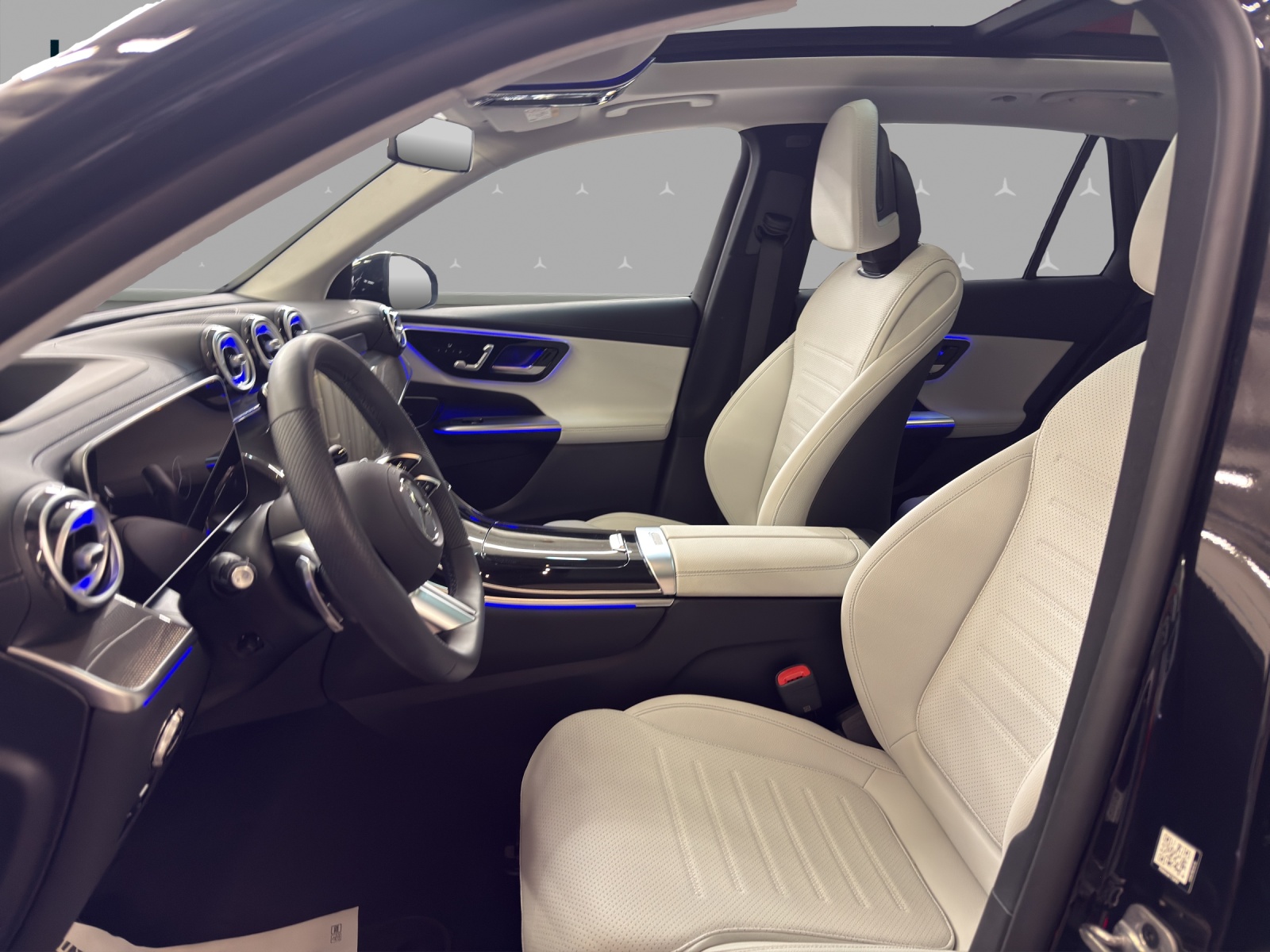 MERCEDES-BENZ GLC 450 d 4M - AMG / DISTRONIC / 360 Grad Kamera / Panorama-Dach / Head-Up Display-image-7