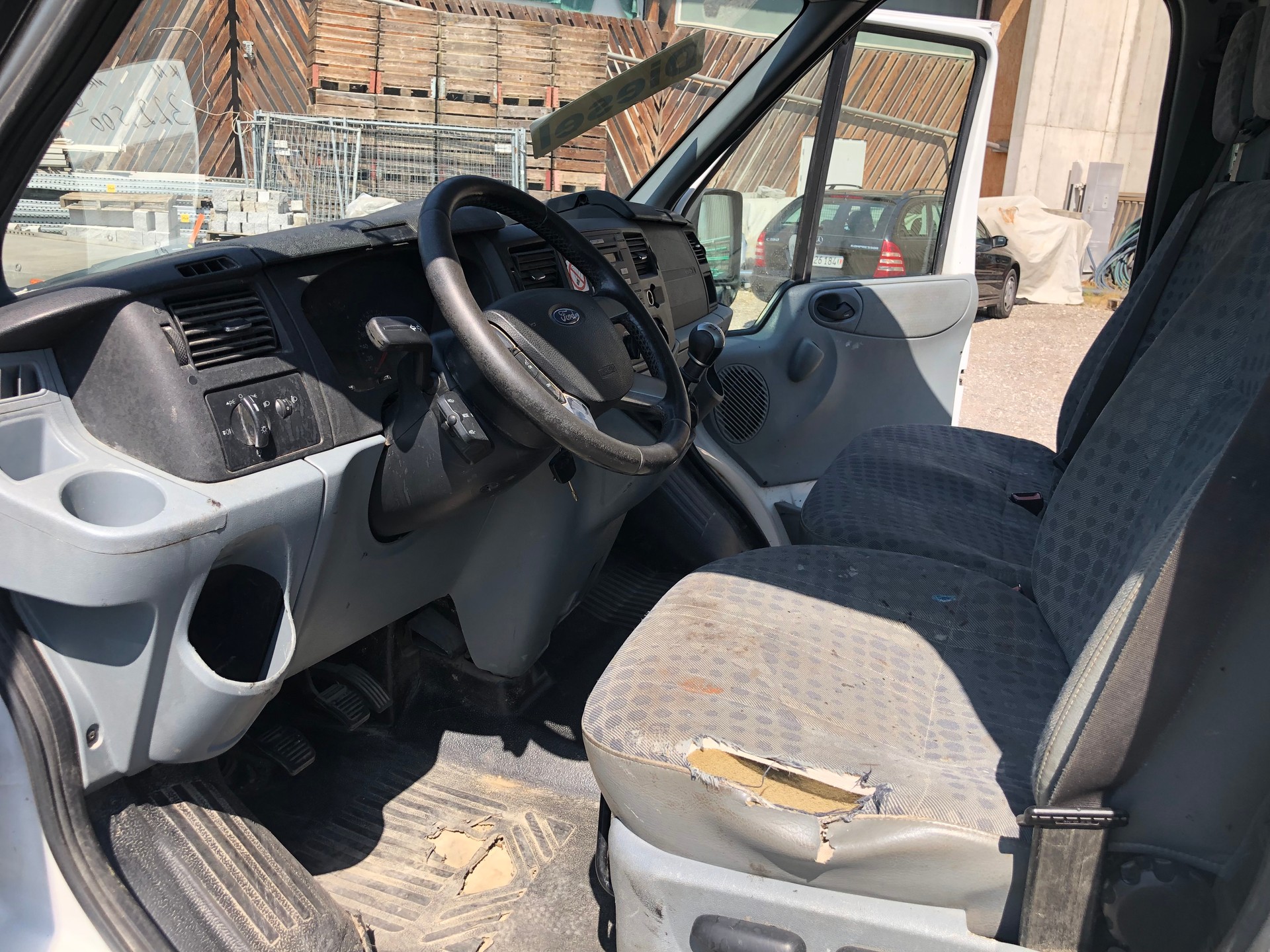 FORD Transit 2.4 TDCi 350 M-image-10