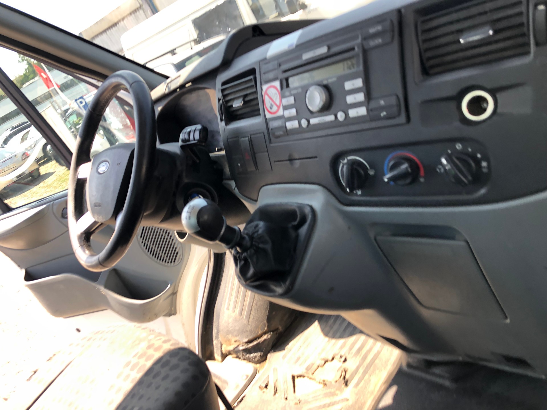 FORD Transit 2.4 TDCi 350 M-image-11