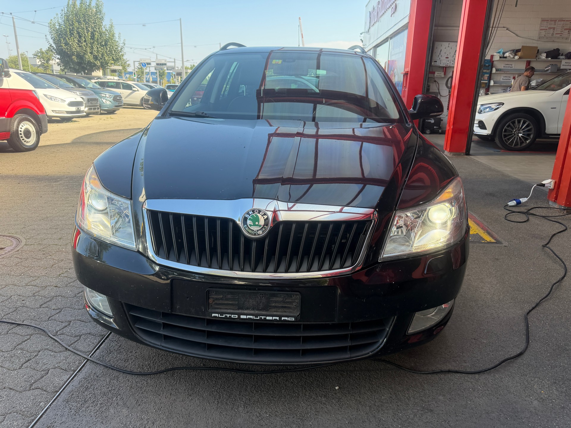 SKODA Octavia Combi 1.8 TSI Stöckli 4x4-showroom-element-2