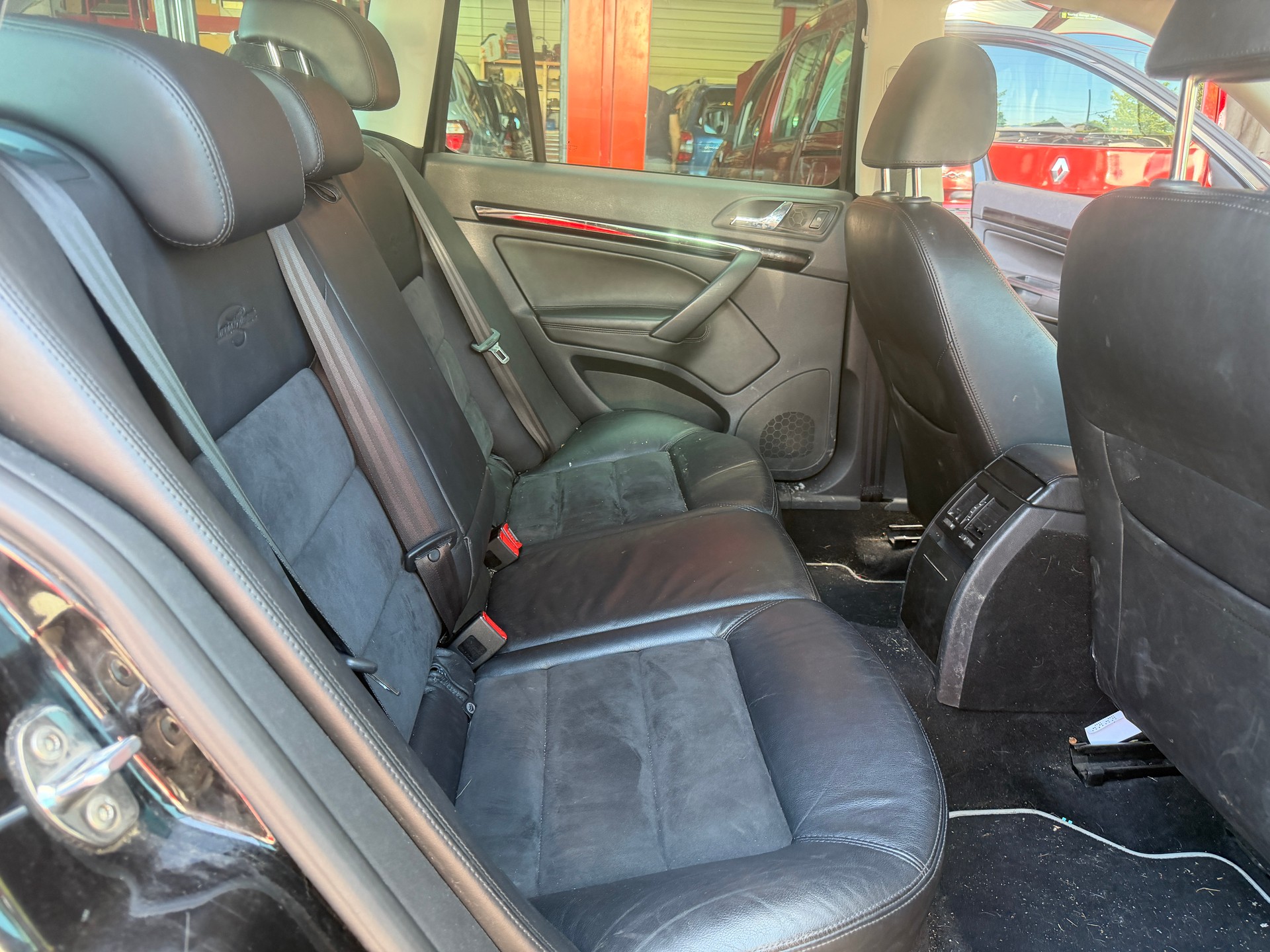 SKODA Octavia Combi 1.8 TSI Stöckli 4x4-image-10