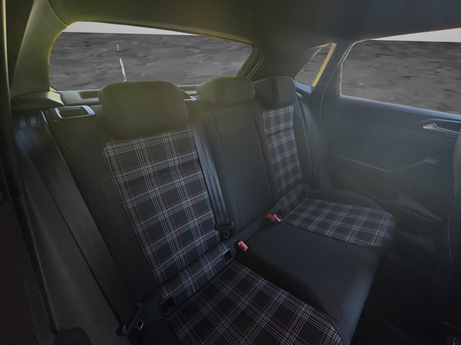 VW Polo 2.0 TSI GTI DSG-image-12