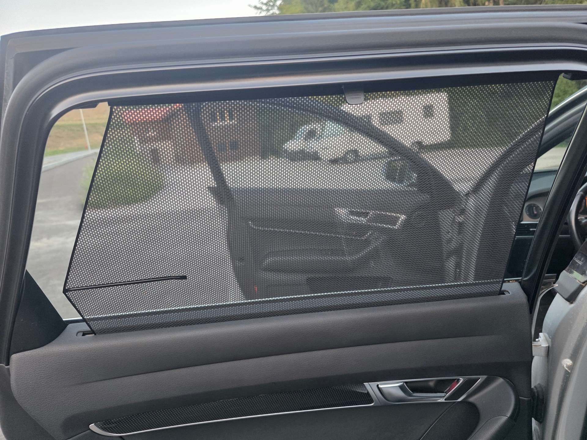 AUDI S6 Avant 5.2 V10 quattro tiptronic-image-11