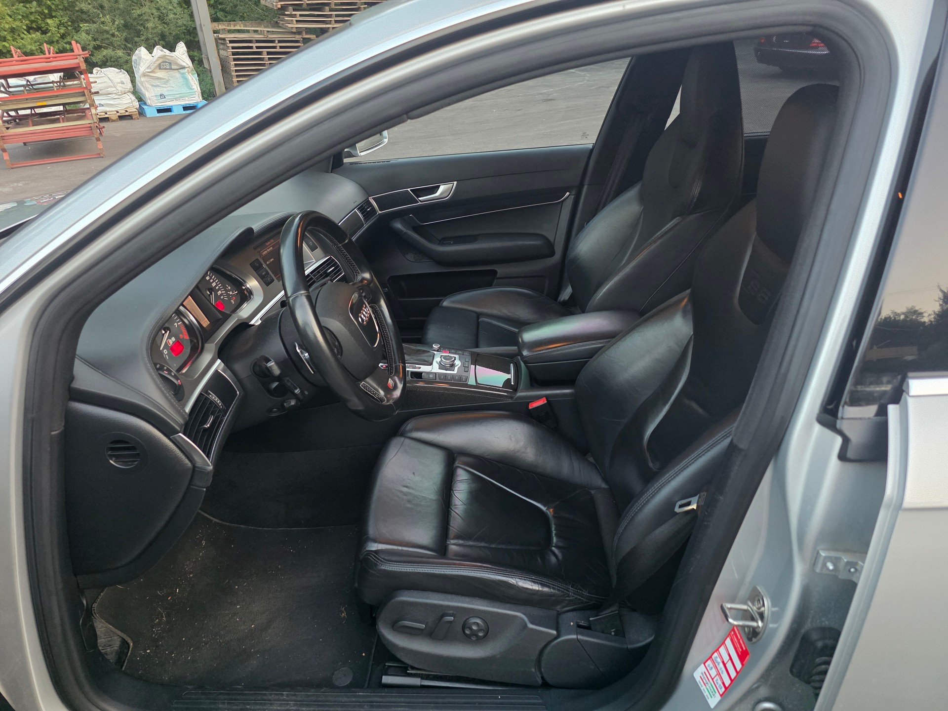 AUDI S6 Avant 5.2 V10 quattro tiptronic-image-6