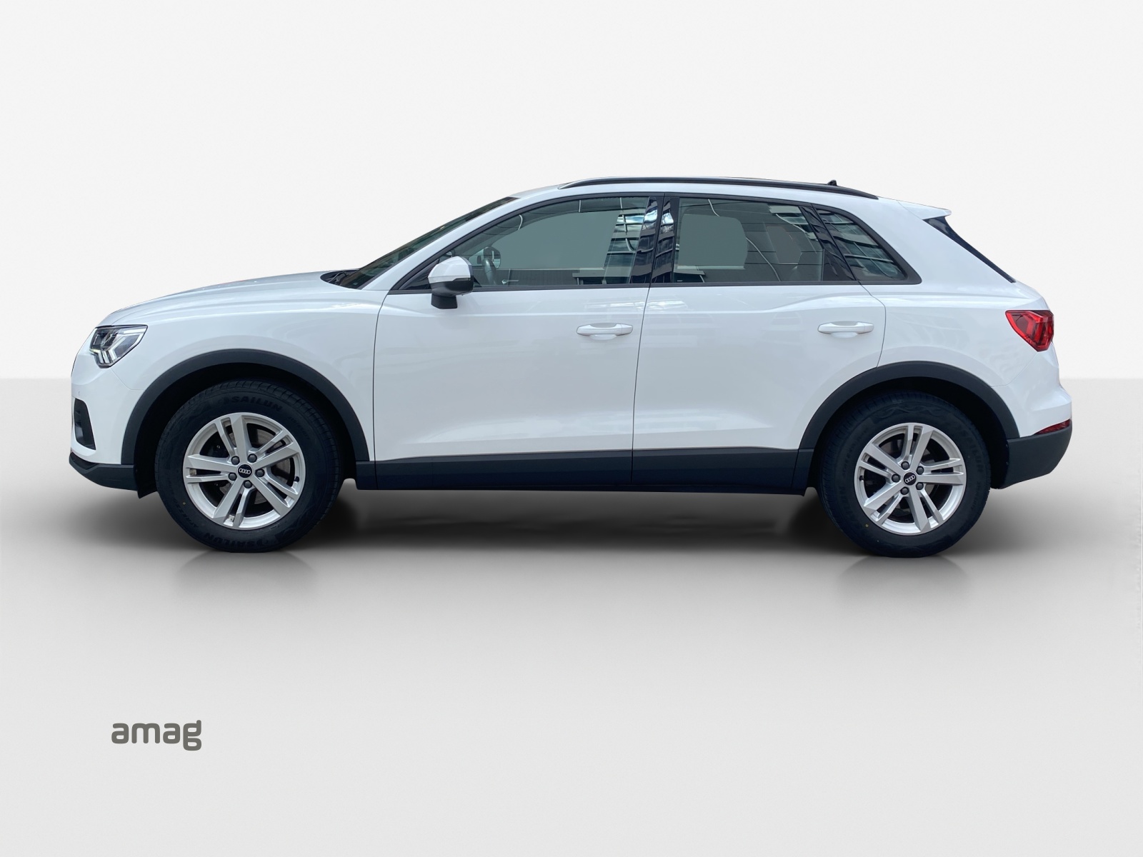 AUDI Q3 35 TDI Attraction quattro S-tronic-image-1